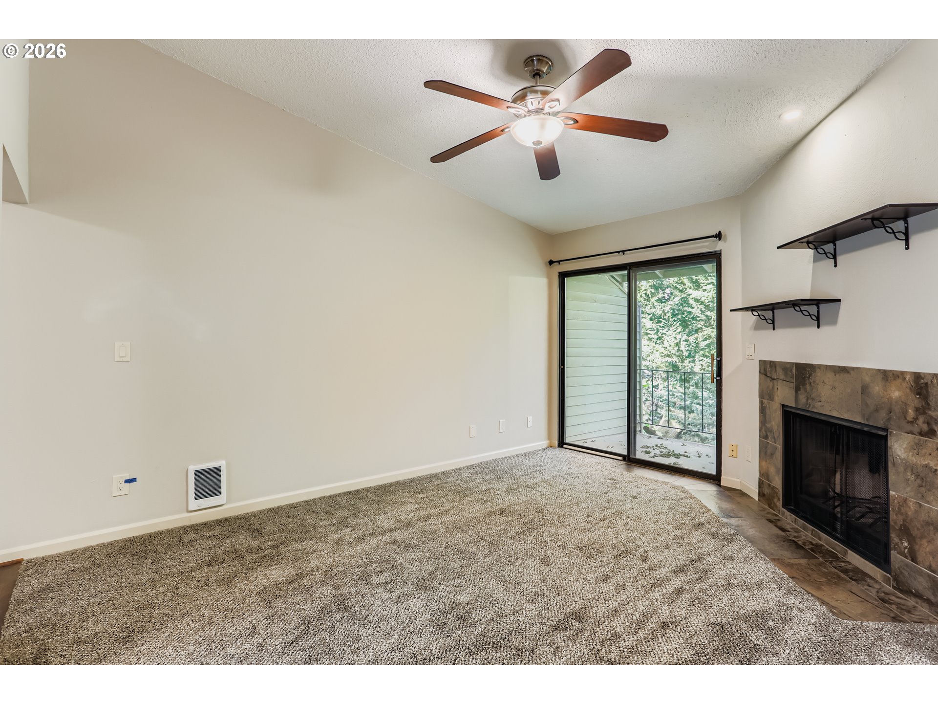 5160 Southwest 180th Avenue, Unit 6 Beaverton, OR 97078 - Photo 9 of 30