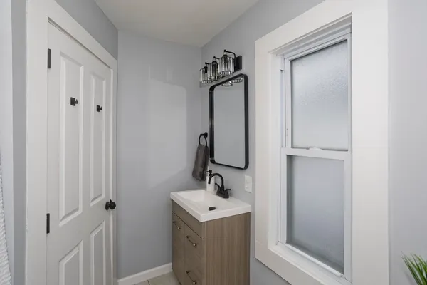 $259,900 | 21 Chester Street, Springfield, MA 01105