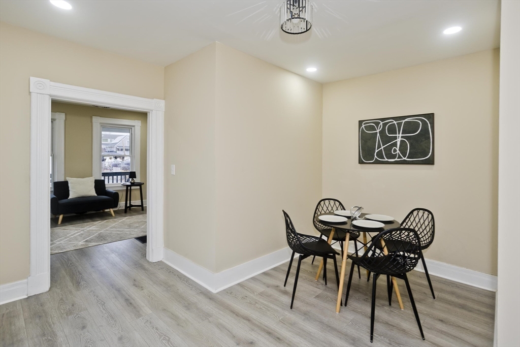 21 Chester Street Springfield, MA 01105 - Photo 13 of 37