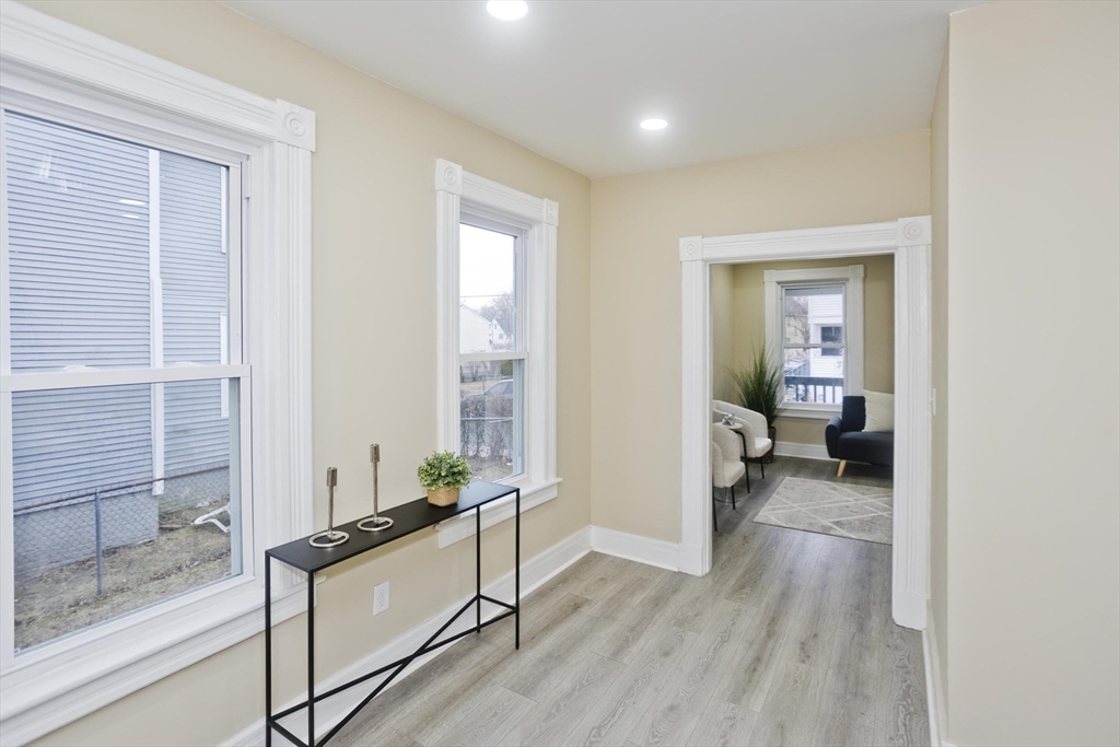 21 Chester Street Springfield, MA 01105 - Photo 15 of 37