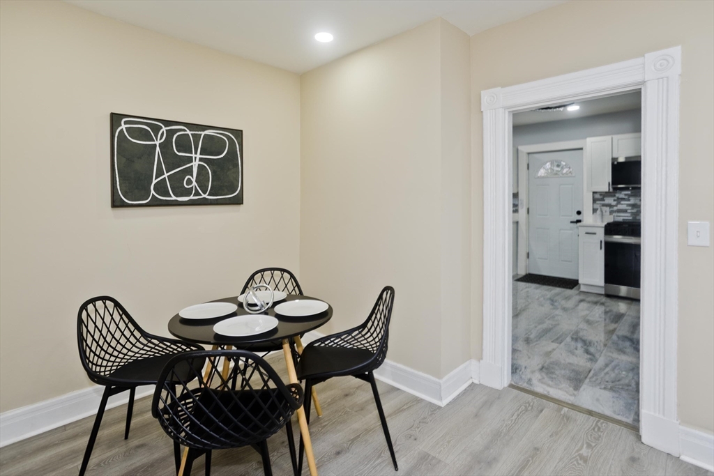 21 Chester Street Springfield, MA 01105 - Photo 16 of 37