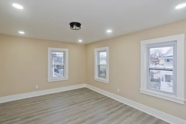 $259,900 | 21 Chester Street, Springfield, MA 01105