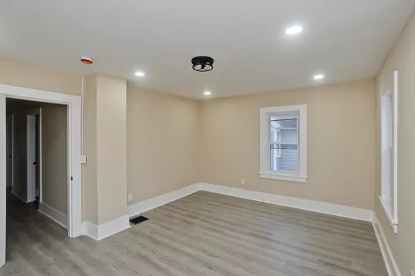 $259,900 | 21 Chester Street, Springfield, MA 01105