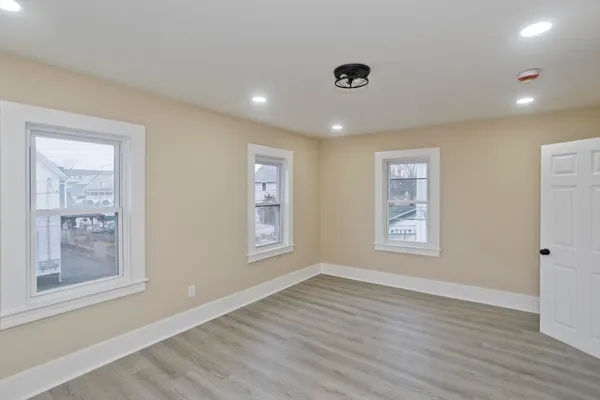 $259,900 | 21 Chester Street, Springfield, MA 01105