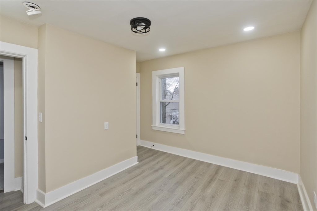 21 Chester Street Springfield, MA 01105 - Photo 27 of 37