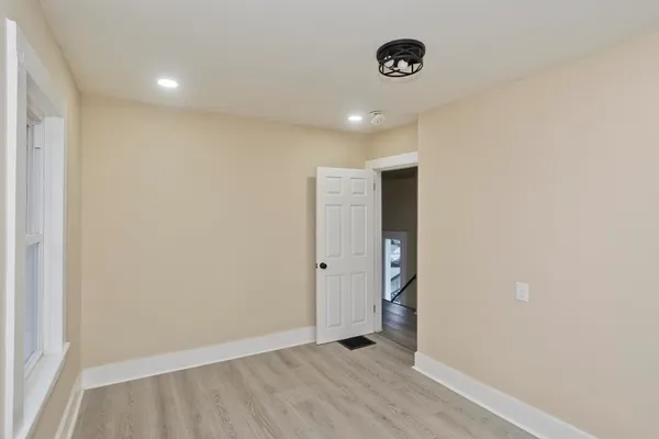 $259,900 | 21 Chester Street, Springfield, MA 01105