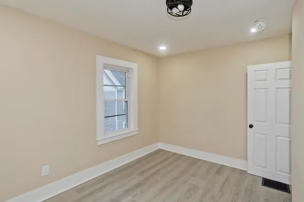 $259,900 | 21 Chester Street, Springfield, MA 01105