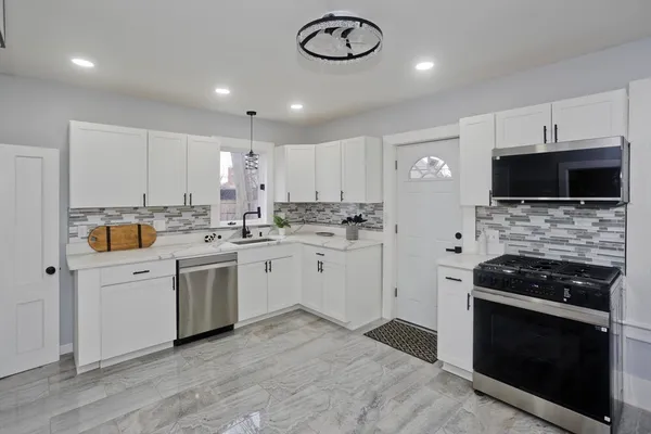 $259,900 | 21 Chester Street, Springfield, MA 01105