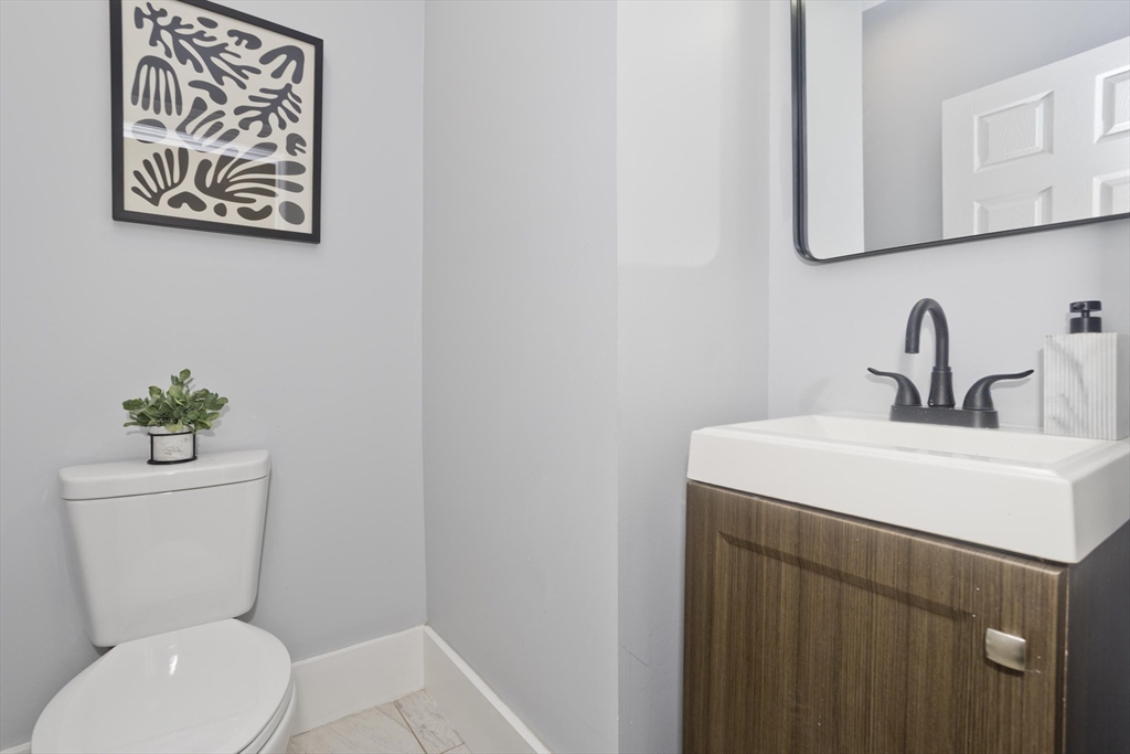 21 Chester Street Springfield, MA 01105 - Photo 33 of 37