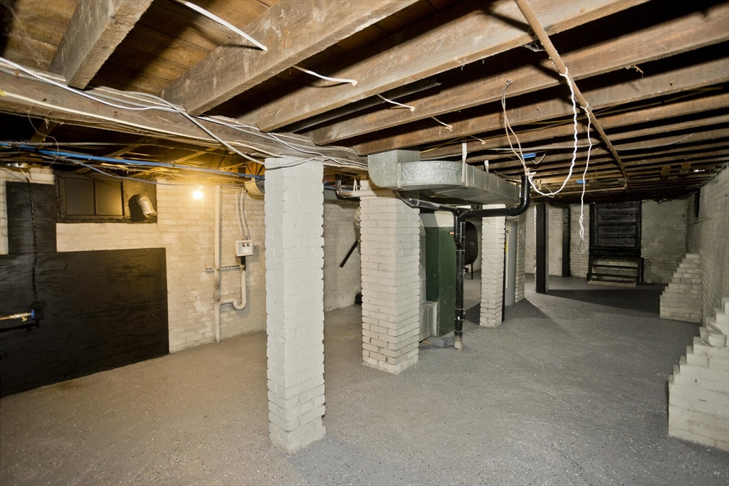 21 Chester Street Springfield, MA 01105 - Photo 35 of 37