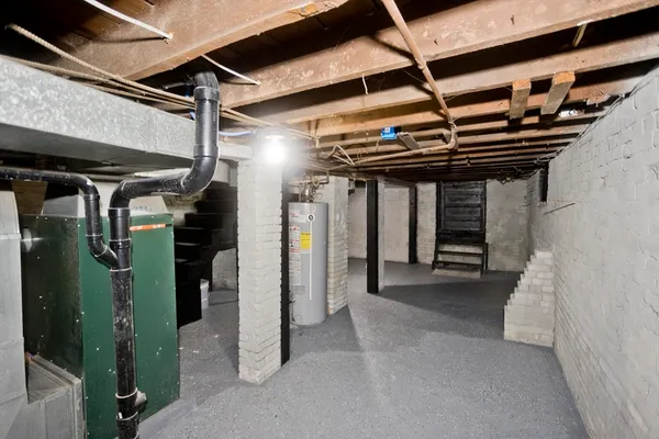 $259,900 | 21 Chester Street, Springfield, MA 01105