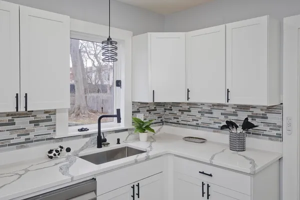 $259,900 | 21 Chester Street, Springfield, MA 01105