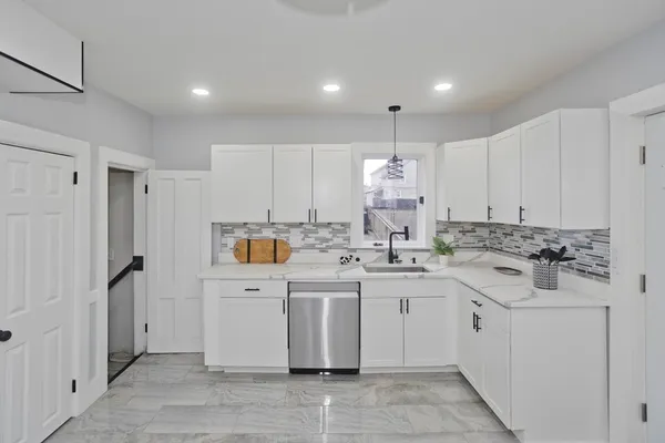 $259,900 | 21 Chester Street, Springfield, MA 01105