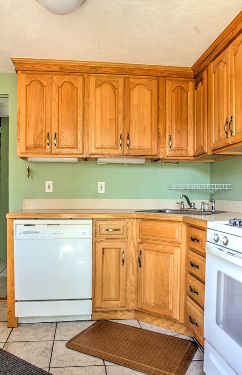 9 Matthew Road Billerica, MA 01821 - Photo 13 of 30