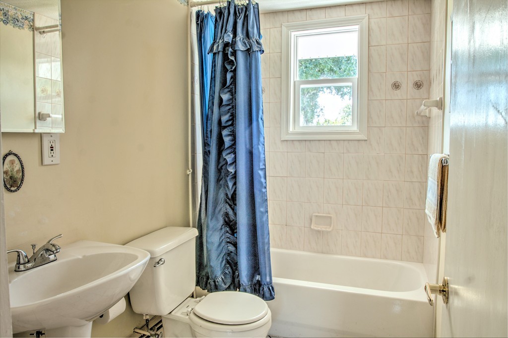 9 Matthew Road Billerica, MA 01821 - Photo 8 of 30