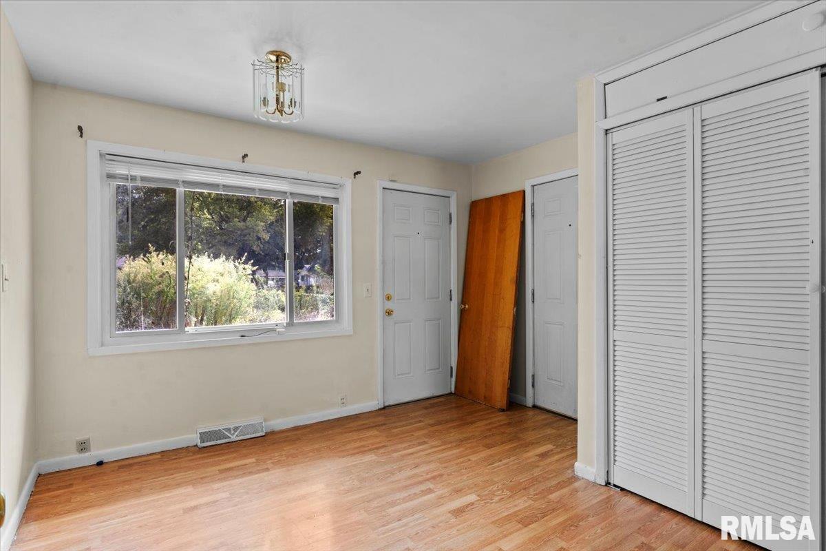 3418 South Park Avenue Springfield, IL 62704 - Photo 9 of 31