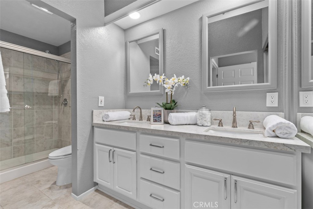 13595 Banyon Road Tustin, CA 92782 - Photo 30 of 48 Primary bathroom