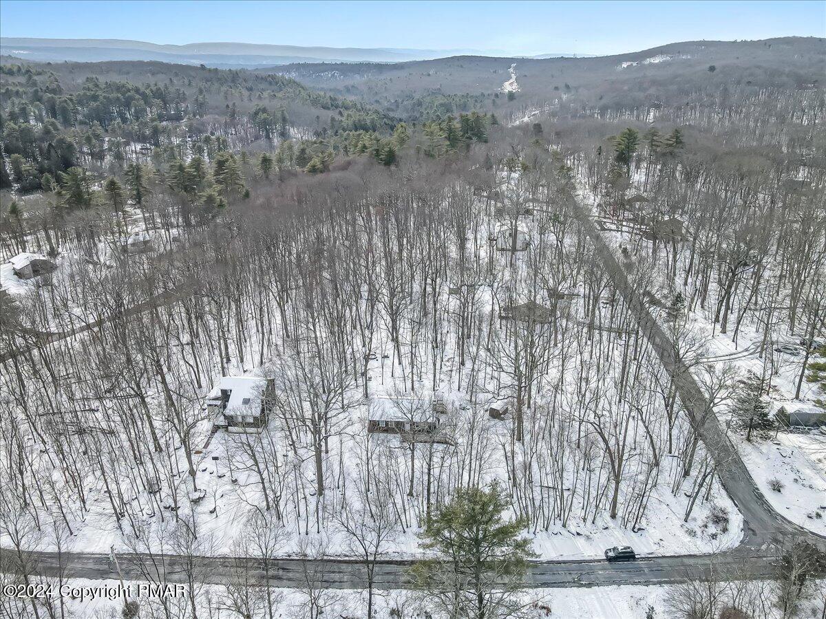 124 Rabbit Court Bushkill, PA 18324 - Photo 35 of 44 a view of a yard with an outdoor space