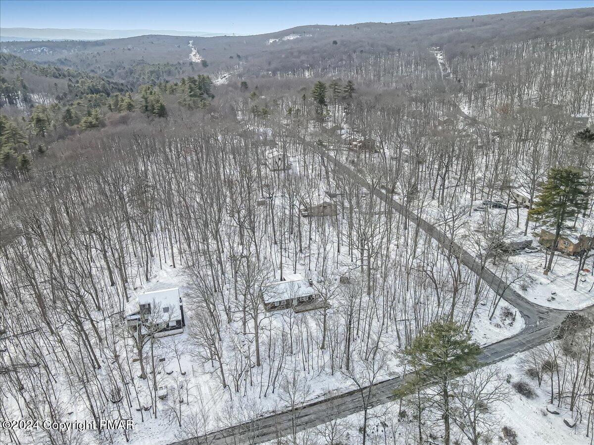 124 Rabbit Court Bushkill, PA 18324 - Photo 36 of 44 a view of outdoor space