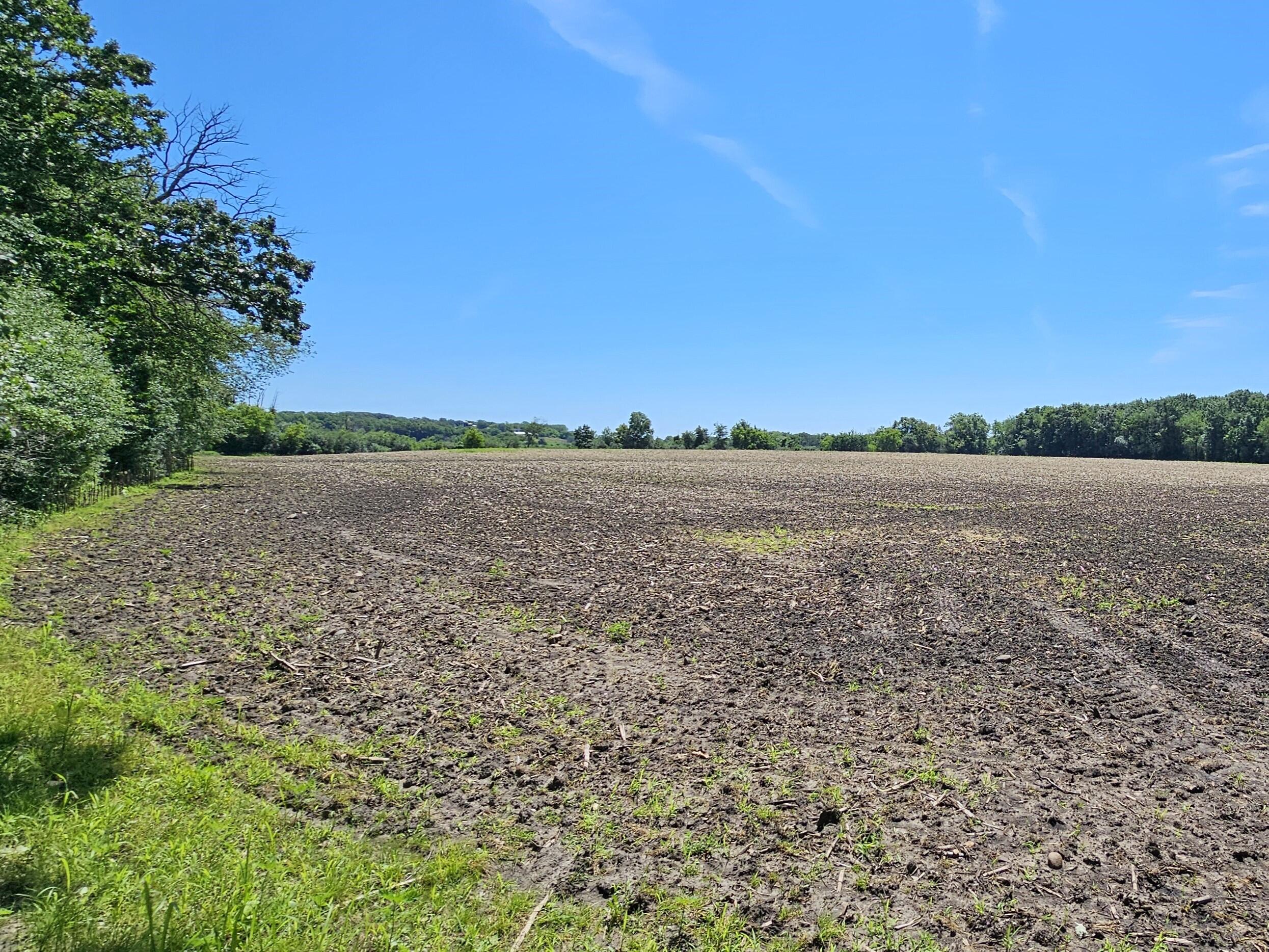 W240S10240 Castle Road Vernon, WI 53103 - Photo 18 of 34 21