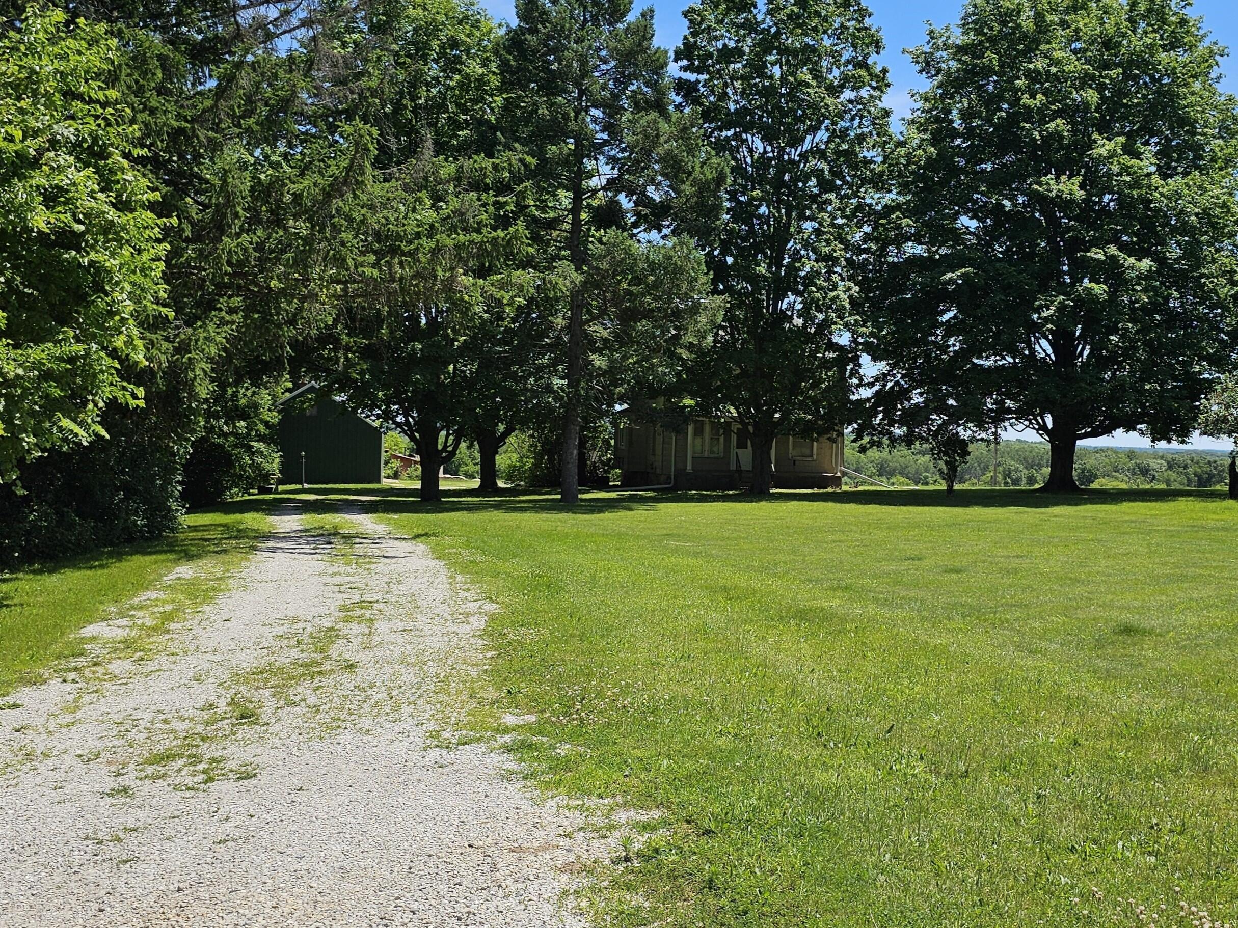 W240S10240 Castle Road Vernon, WI 53103 - Photo 25 of 34 20240627_120325