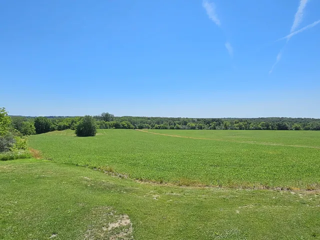 $3,499,000 | W240S10240 Castle Road, Vernon, WI 53103