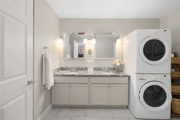 $495,000 | 19 Bella Vista Circle, Glocester, RI 02814