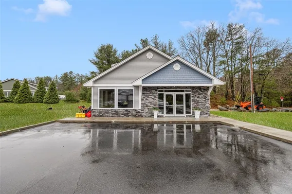 $495,000 | 19 Bella Vista Circle, Glocester, RI 02814