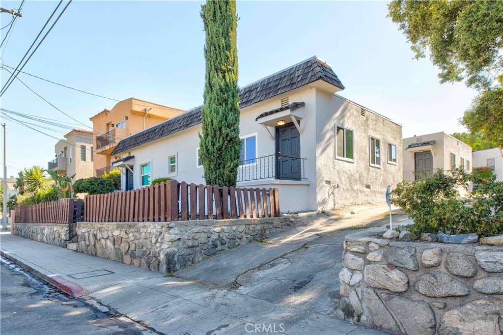 10108 Fernglen Avenue Tujunga, CA 91042 - Photo 1 of 15