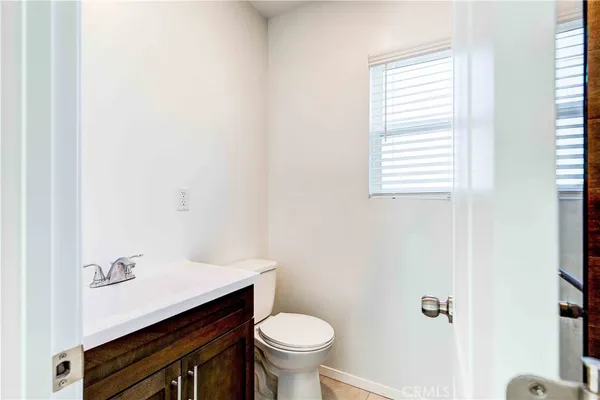 $2,000 | 10108 Fernglen Avenue, Tujunga, CA 91042