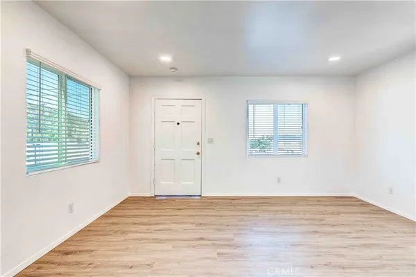 $2,000 | 10108 Fernglen Avenue, Tujunga, CA 91042