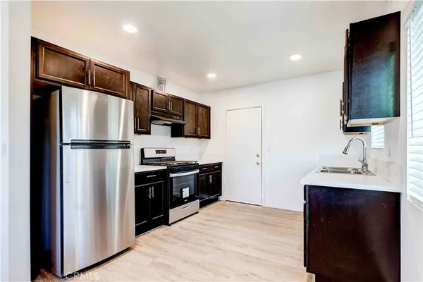 $2,000 | 10108 Fernglen Avenue, Tujunga, CA 91042