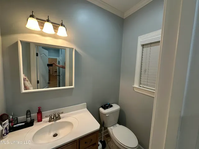 $325,000 | 4185 Laws Hill Road, Waterford, MS 38685