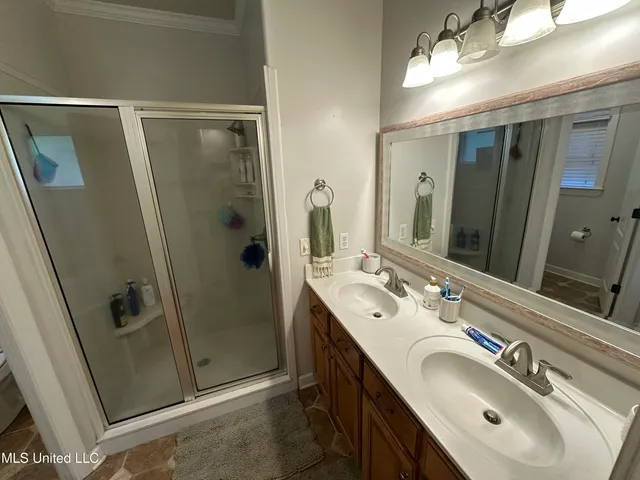 $325,000 | 4185 Laws Hill Road, Waterford, MS 38685