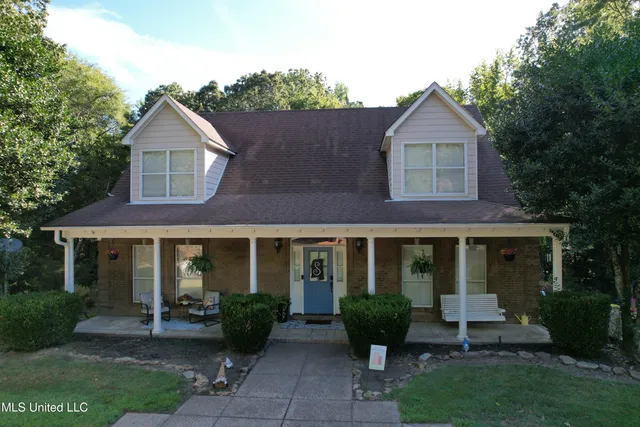 $325,000 | 4185 Laws Hill Road, Waterford, MS 38685