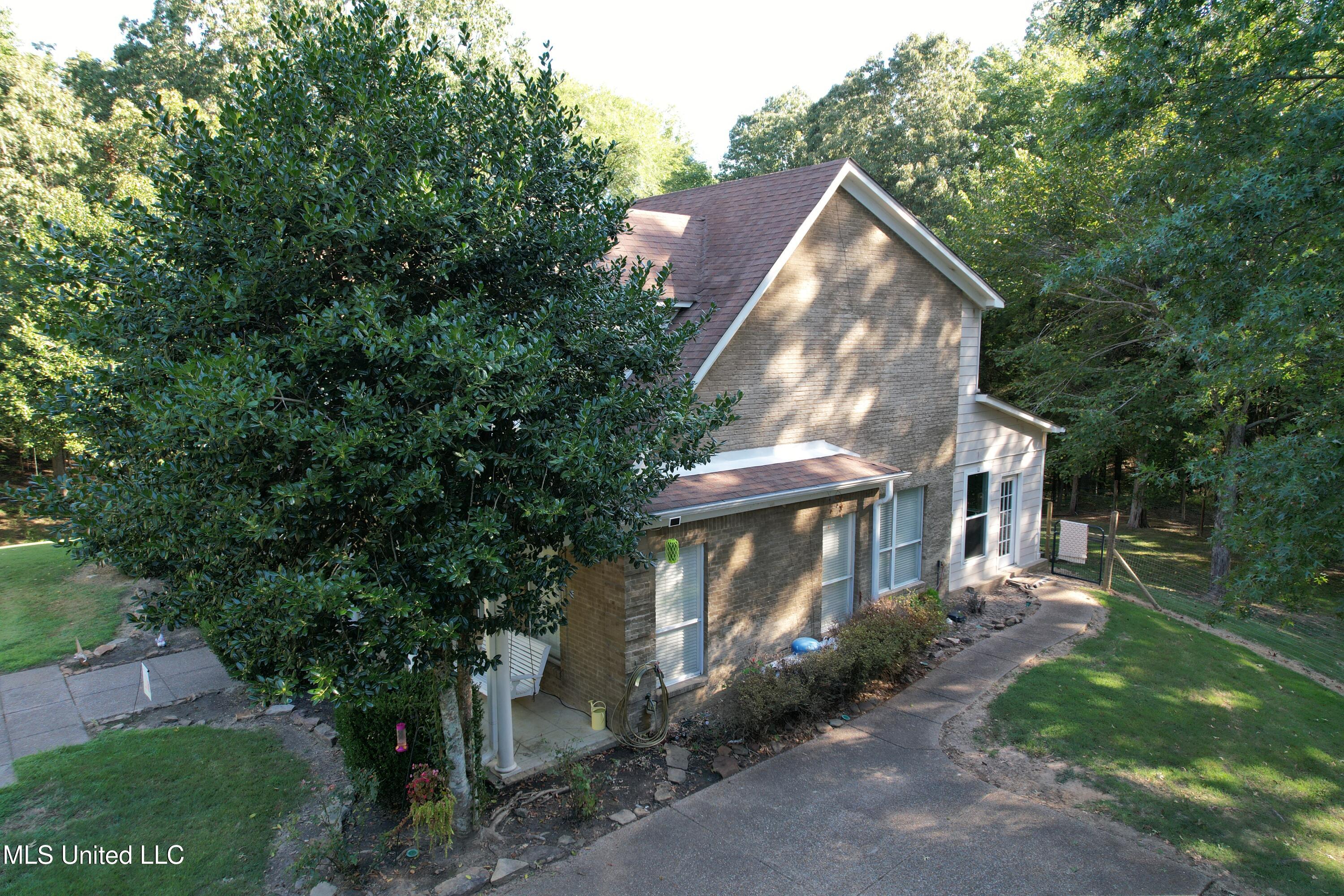 4185 Laws Hill Road Waterford, MS 38685 - Photo 4 of 30 C87D79A4-7BFB-465E-9DB5-4AD174F9FF77