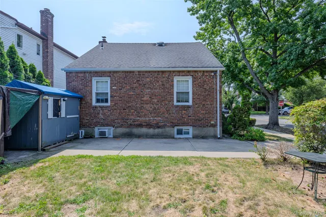 $799,888 | 1218 Terrace Boulevard, New Hyde Park, NY 11040