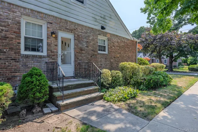 $799,888 | 1218 Terrace Boulevard, New Hyde Park, NY 11040