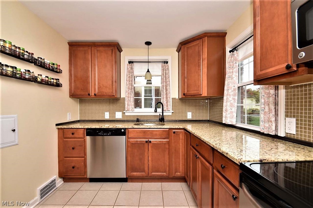 2576 Traymore Road Cleveland, OH 44118 - Photo 13 of 31 Gallery Image 13
