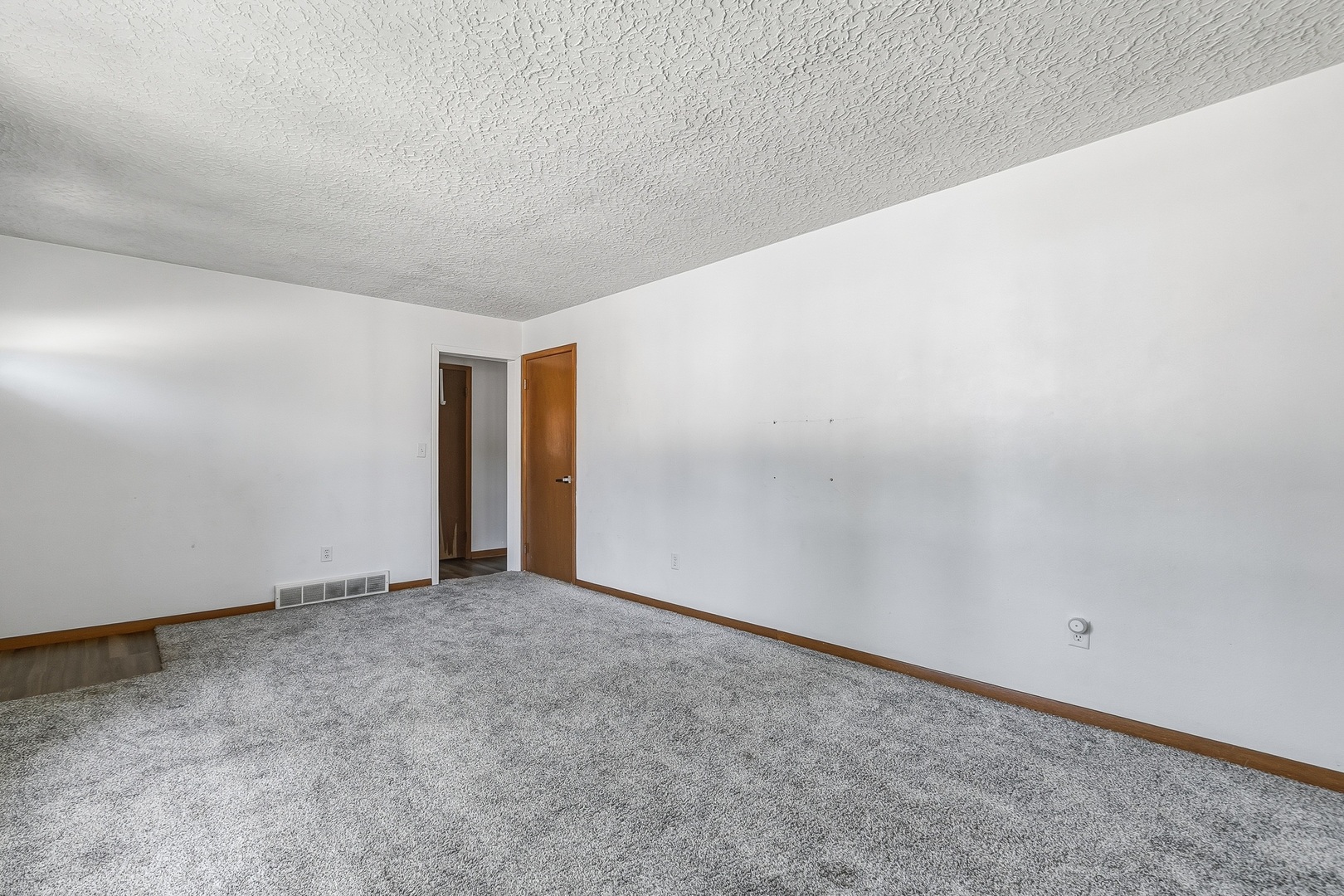 226 33rd Avenue Moline, IL 61265 - Photo 7 of 34