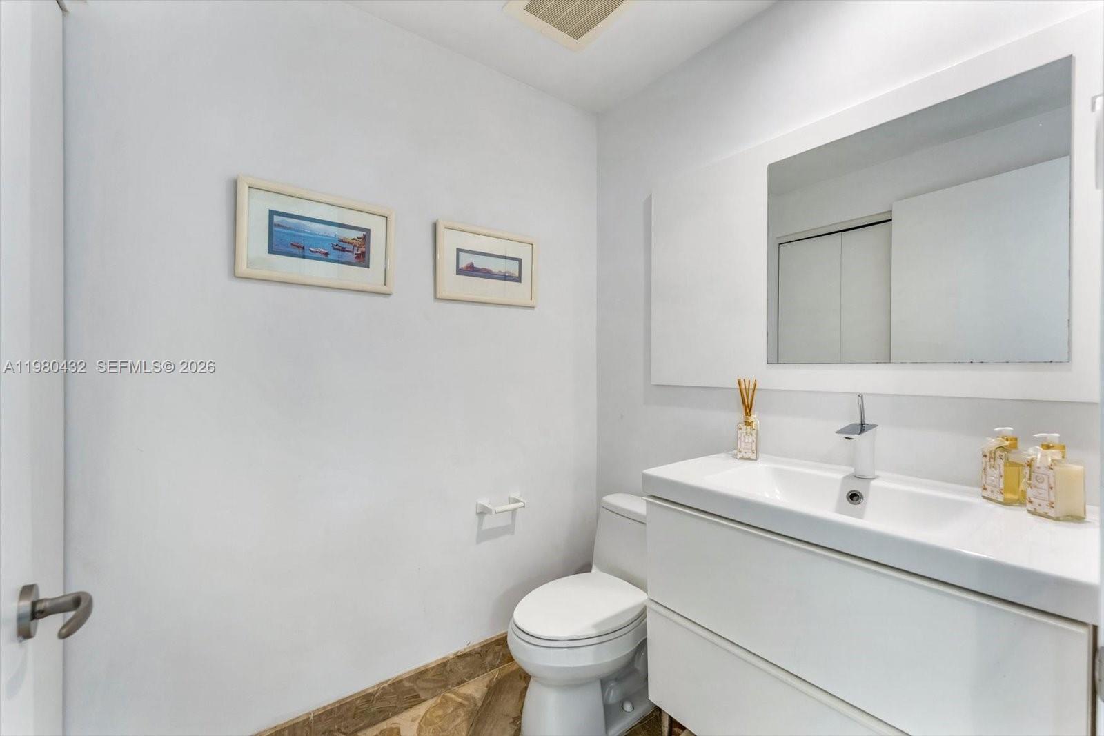 901 Brickell Key Boulevard, Unit 1409 Miami, FL 33131 - Photo 24 of 32