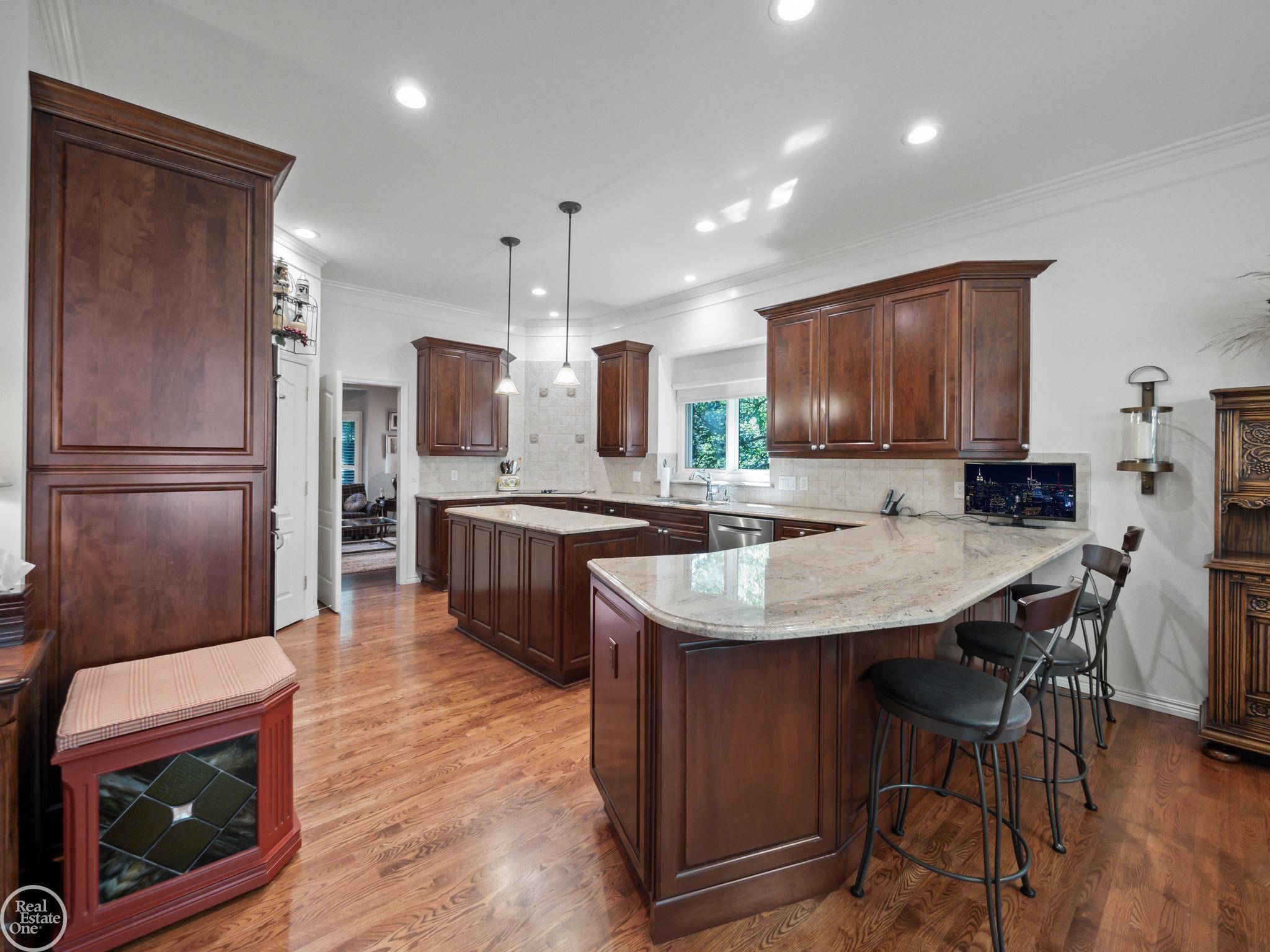 2599 Summerlin Court Rochester, MI 48306 - Photo 15 of 51 50120799-14.JPG