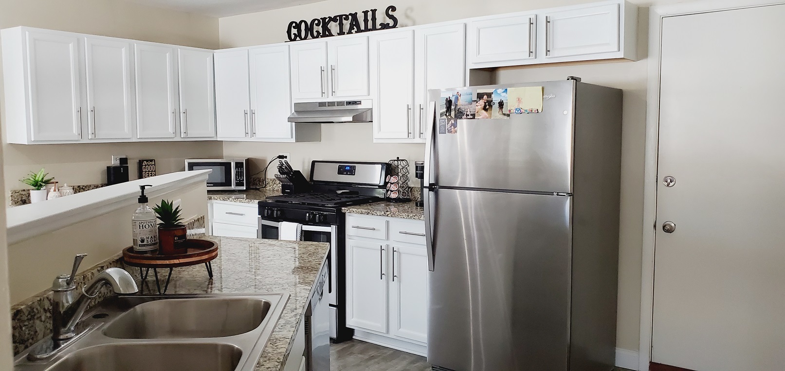 660 Niagara Drive Bolingbrook, IL 60440 - Photo 13 of 28 a kitchen with stainless steel appliances granite countertop a refrigerator sink and cabinets