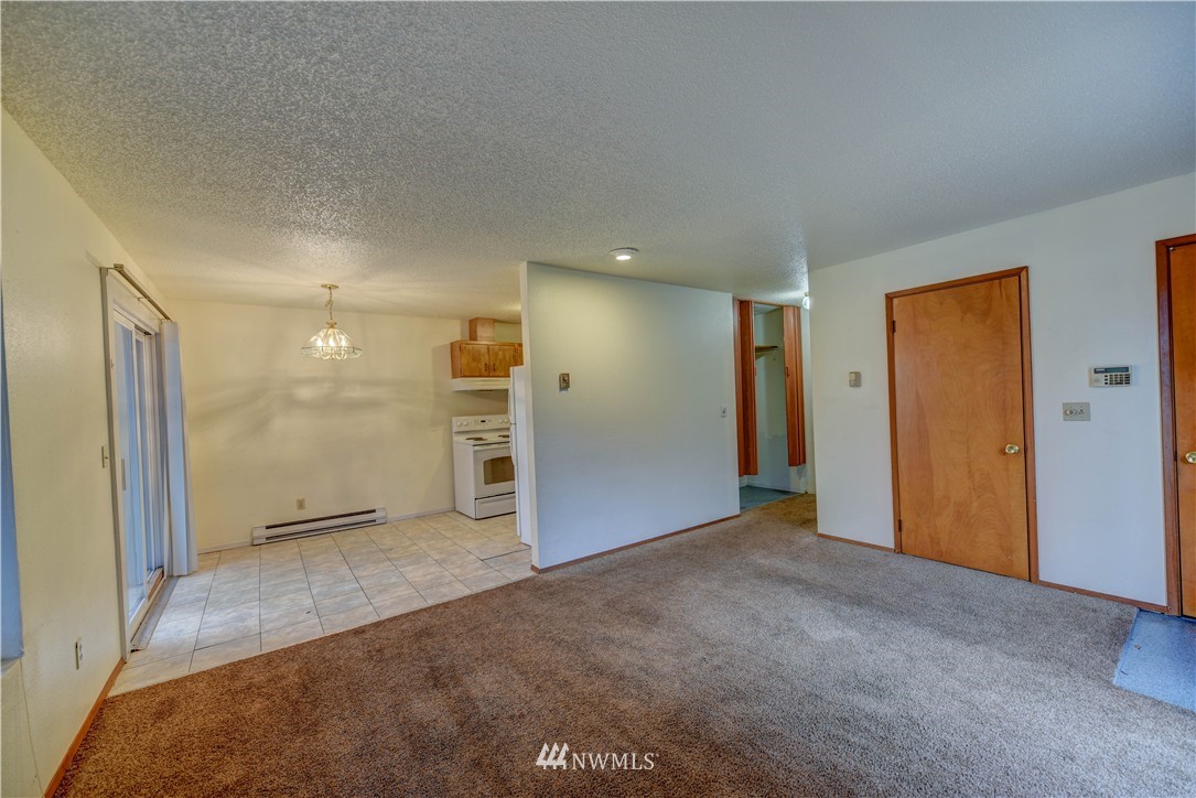 8701-8703 Custer Road Southwest Lakewood, WA 98499 - Photo 3 of 17 a view of empty room