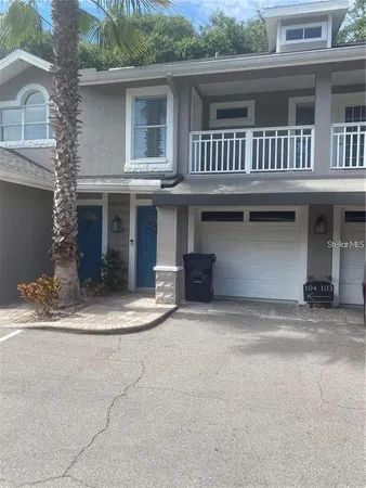 $3,295 | 4811 Bayshore Boulevard, Unit 103, Tampa, FL 33611