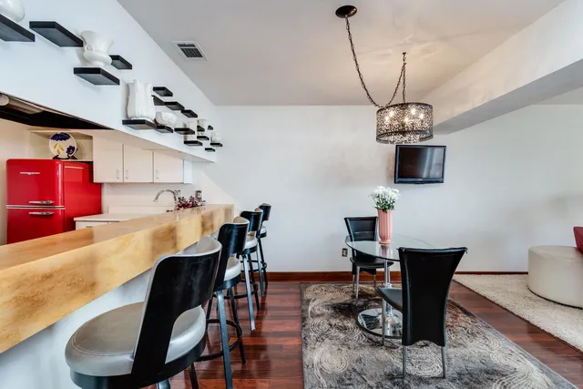 $500,000 | 404 South Blount Street, Unit 307, Madison, WI 53703