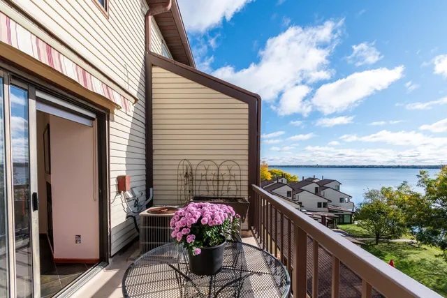 $500,000 | 404 South Blount Street, Unit 307, Madison, WI 53703