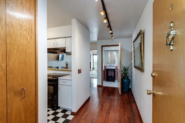 $500,000 | 404 South Blount Street, Unit 307, Madison, WI 53703