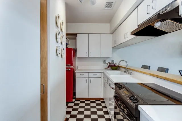 $500,000 | 404 South Blount Street, Unit 307, Madison, WI 53703