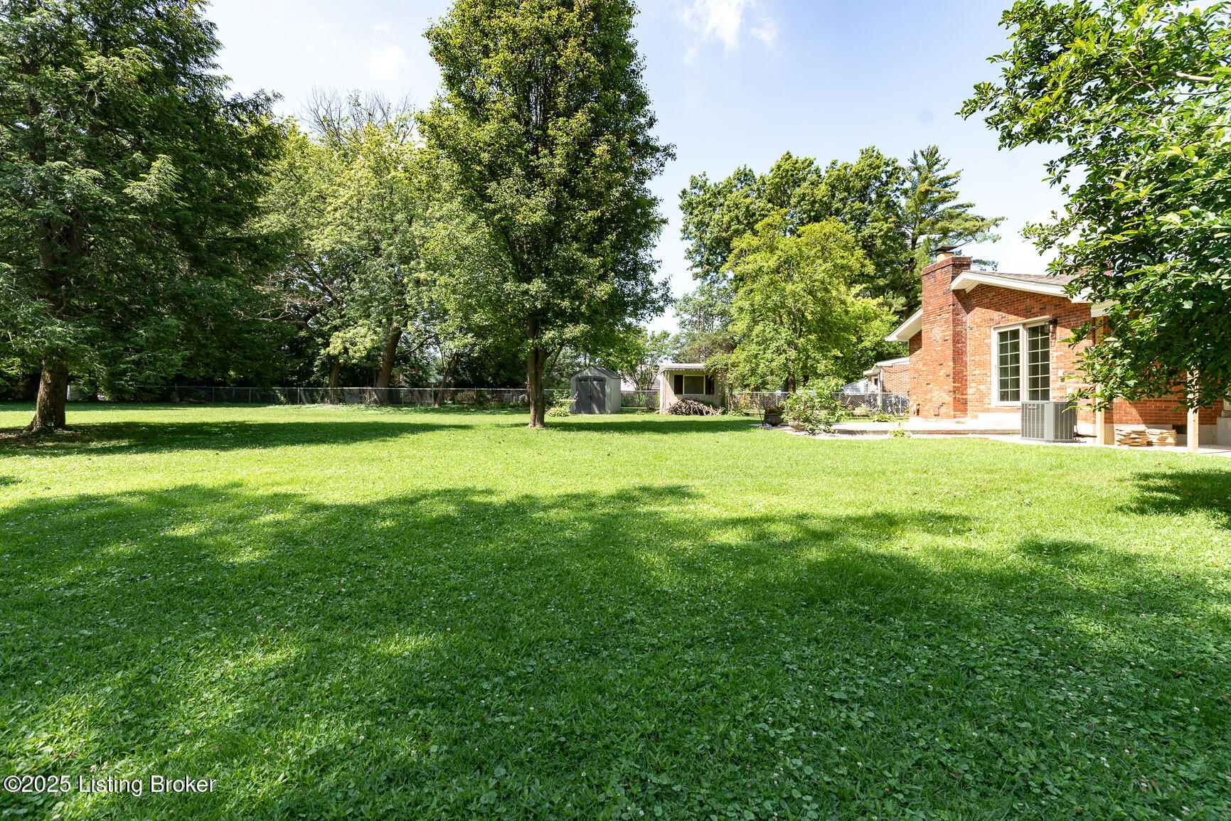 10218 Afton Road Louisville, KY 40223 - Photo 40 of 45 10218 Afton-42